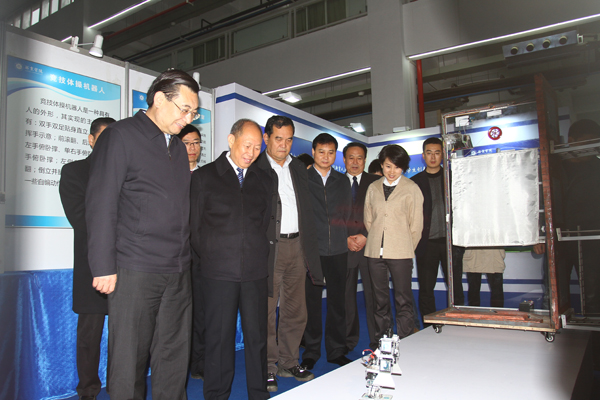 省委副书记胡和平到我校调研