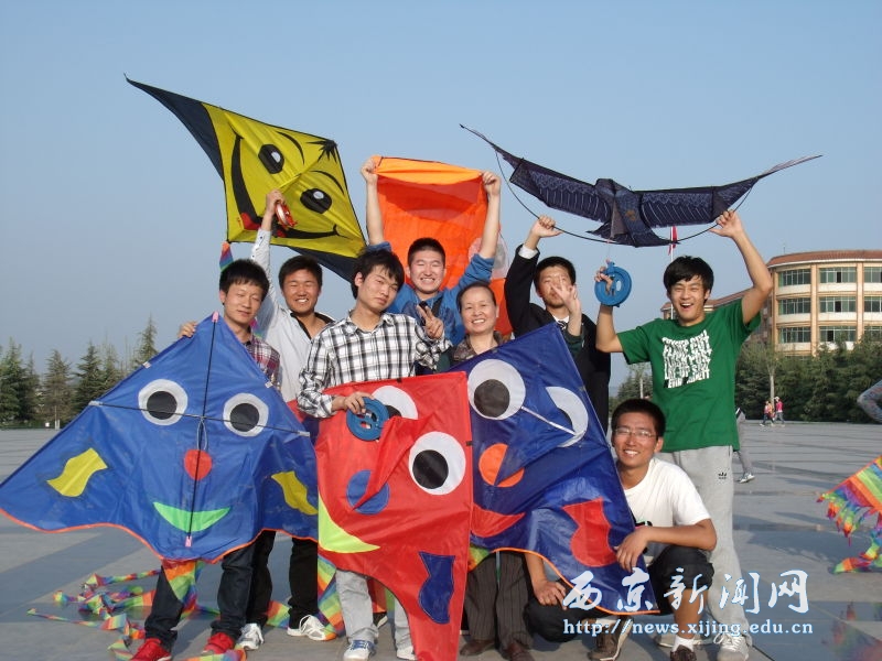 我校举行第二届学生风筝节比赛