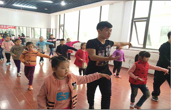 至诚书院举行城市生存挑战赛