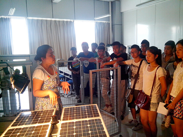 【控制工程学院】组织新生参观实验室