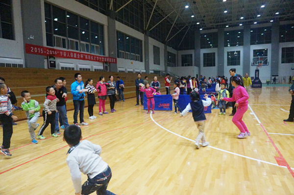 工会与中信银行长安路支行联合举行亲子活动