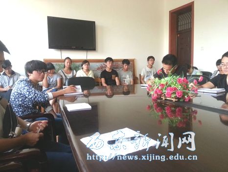 【经管二系】举行系领导与本科生座谈会