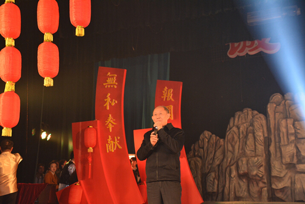 我校2015年迎新年大型文艺晚会举行