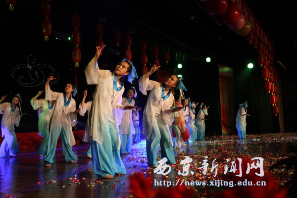 迎新年，庆元旦文艺晚会举行