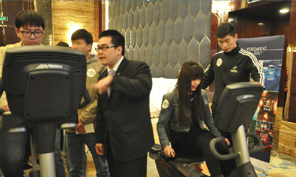 【经管二系】师生参加喜达屋招聘日活动