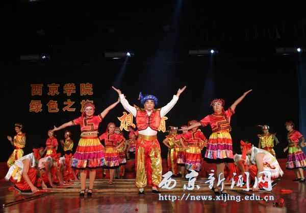 我校“红色十月”教工竹竿舞比赛举行