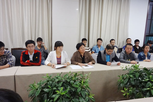 研究生处举行“三严三实”专题教育会