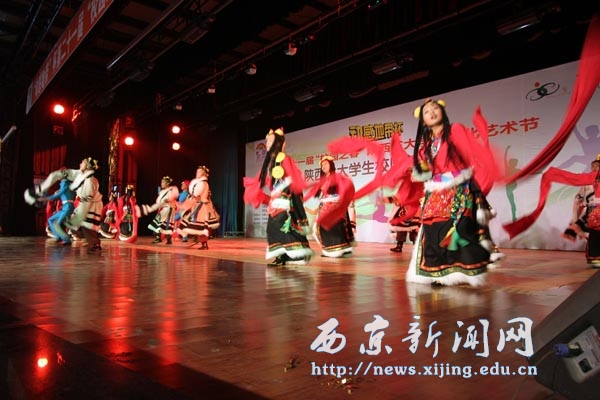 第21届“校园之春”陕西省大学生舞蹈大赛举行