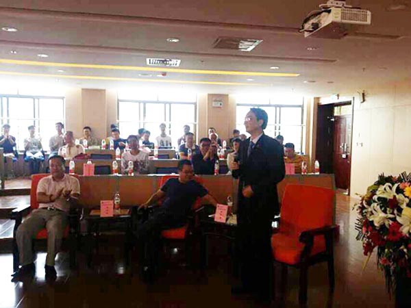 万钧书院等社区举行校友沙龙