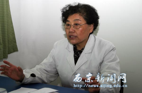 西京门诊部对护士进行护理知识培训