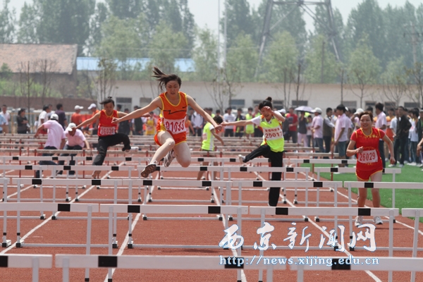 我校第八届春季田径运动会隆重举行