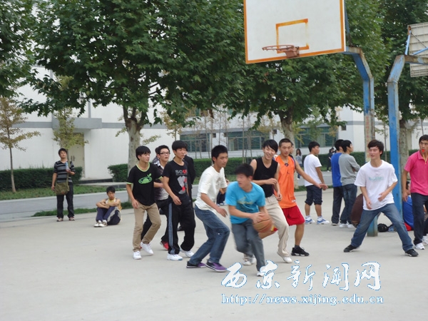 【管理科学系】举行学生分会篮球赛