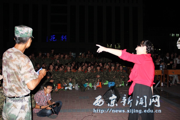 【艺术学院】2012级新生文艺晚会举行