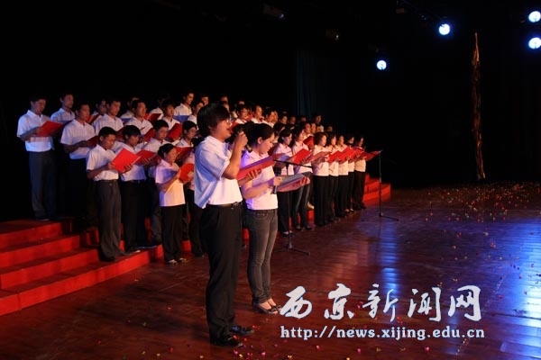 “红五月”诗歌朗诵赛又“红”西京园