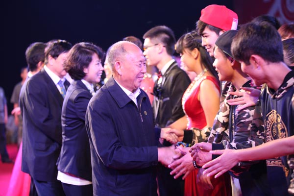 我校20年校庆大型文艺晚会隆重举行