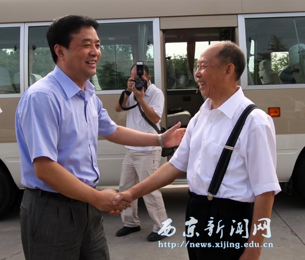 长安区区委书记吕健一行来我校调研指导工作