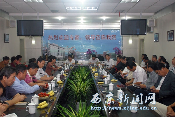 我校举行庆祝第28个教师节座谈会
