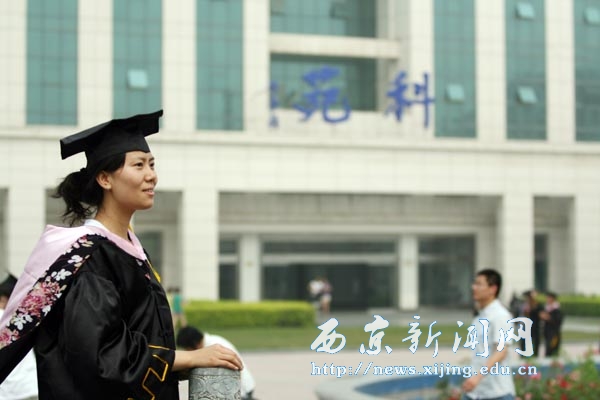 我校2010届毕业生学士学位授予仪式隆重举行