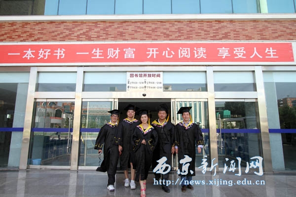 新闻特写:又是一年毕业时