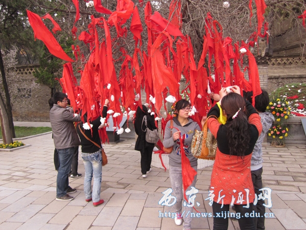 【管理科学系】忆先烈承遗志清明祭扫