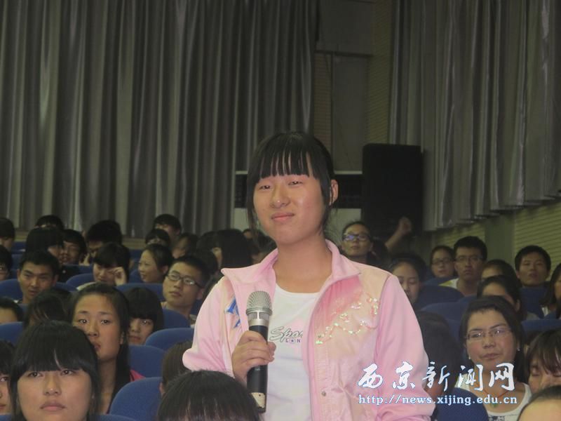 德驻朝原大使为我校师生作报告