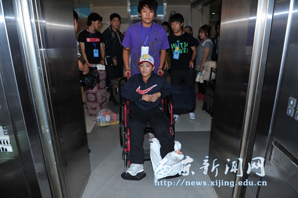 我校学生夏加旦周在医院参与志愿服务受表扬