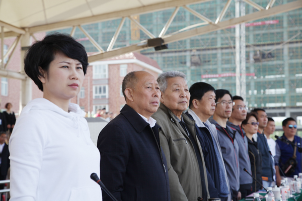 我校第12届春季运动会隆重开幕