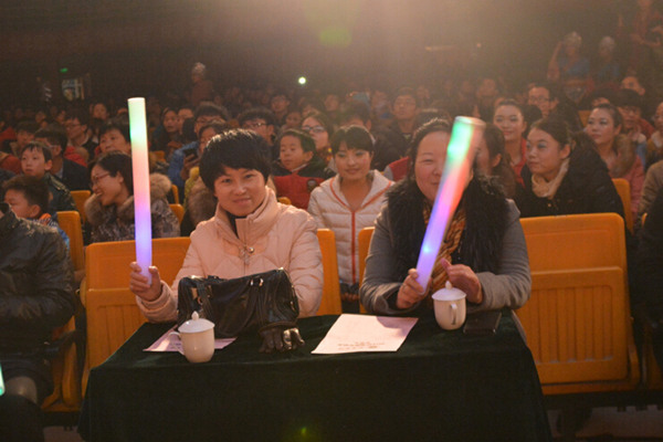 我校2015年迎新年大型文艺晚会举行