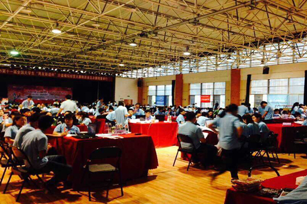 学生在沙盘模拟经营大赛中获佳绩