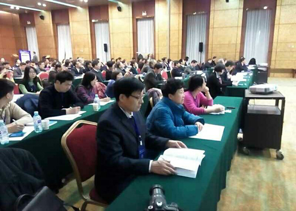 参与 切磋 分享 共进 促进研究生教育