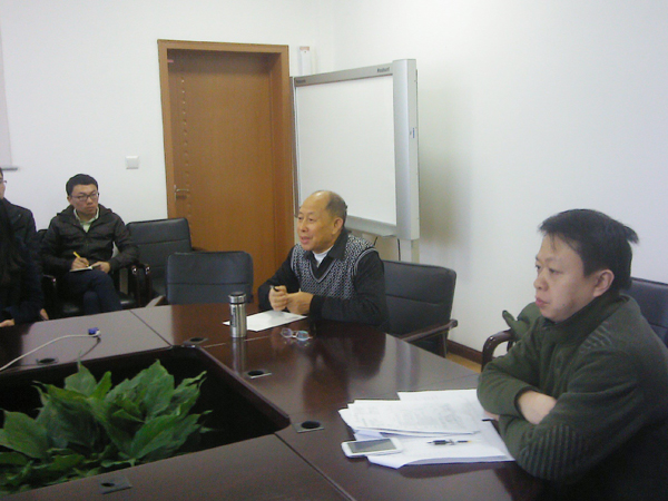 教师发展中心召开听课反馈会