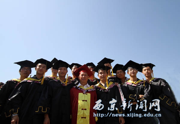 新闻特写:又是一年毕业时