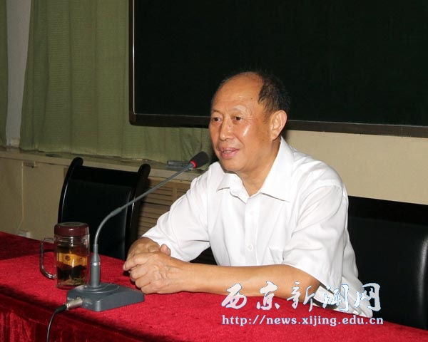 高等教育自考社会助学工作培训会与会代表参观考察我校
