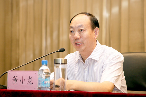 董小龙为我校党员作专题报告