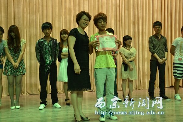 首届唱响西京歌手大赛举行
