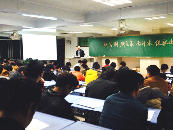 【长江社区】积极动员毕业生参加专升本考试