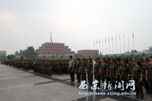 西京学院2010级新生军训扫描