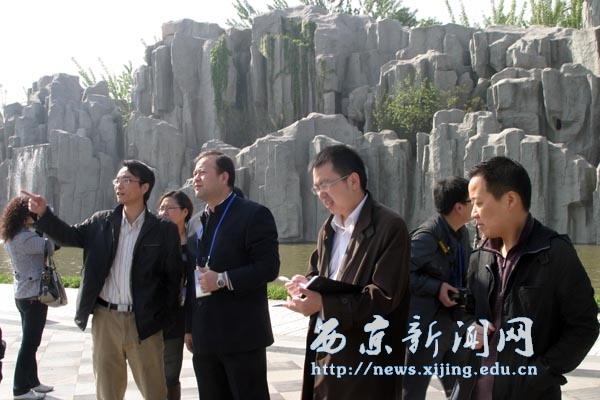 “四报一网”走进西京园