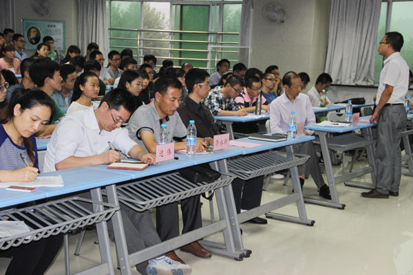 2014年全国大学生数学建模竞赛动员大会举行