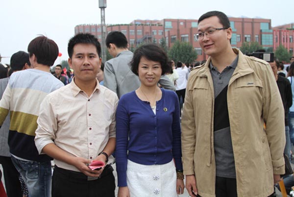 我校第三届校友节暨精英校友奖表彰大会隆重举行