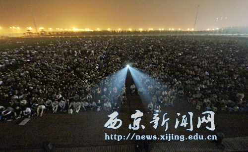 组织师生观看教育影片《钱学森》