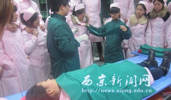 【医学护理系】学生进行外科护理实训