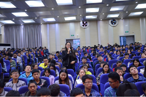 前外交官梁银柱大使来我校作报告