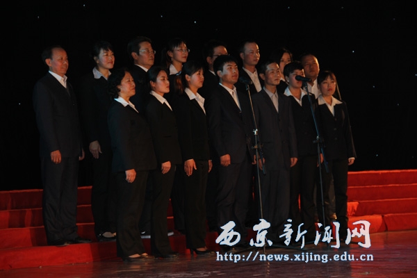 喜迎十八大教职工歌咏比赛举行