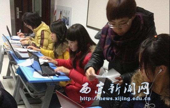 【医学护理系】学生为老师制作感恩信封