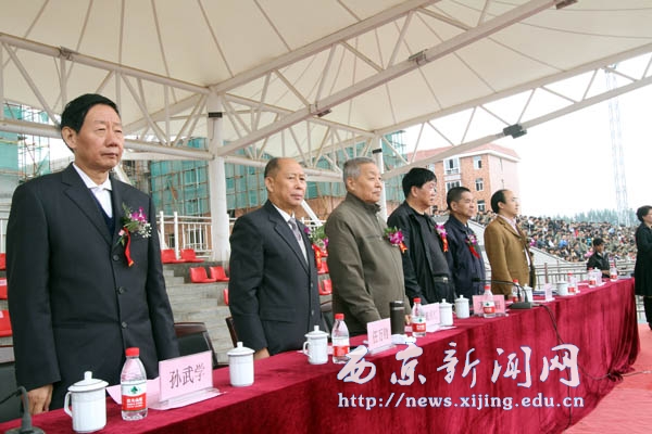 2011级秋季开学典礼隆重举行