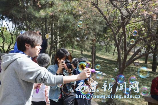 【艺术学院】组织学生外出采风