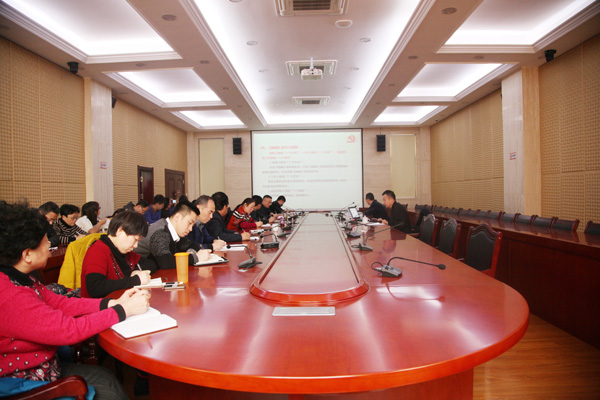 规范党员管理加强党组织建设报告会举行