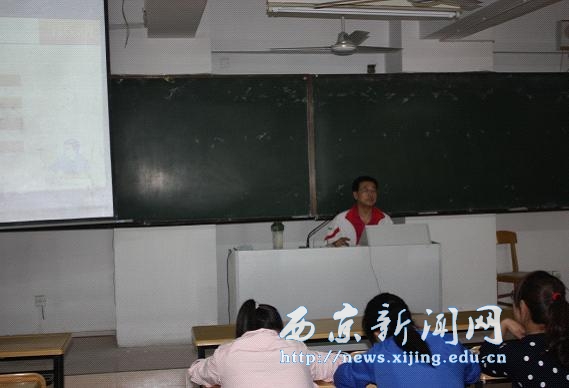 【人文科学系】举行怎样才能当好记者讲座