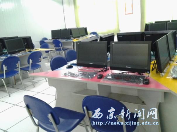 【艺术学院】新建专业机房投入使用